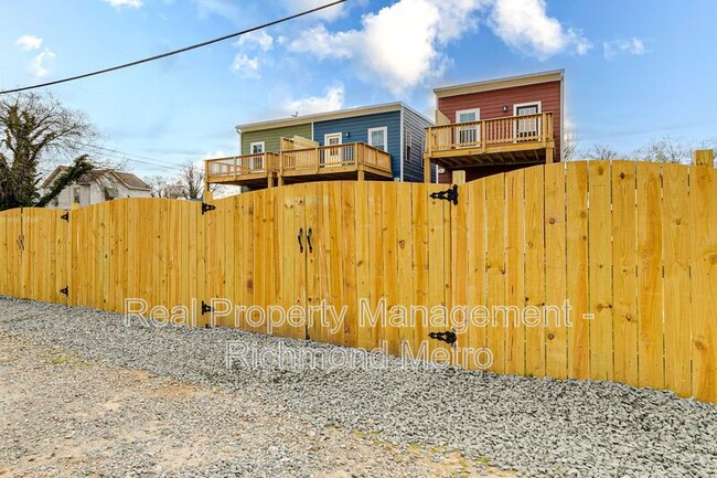 Building Photo - 3003 Midlothian Tpke