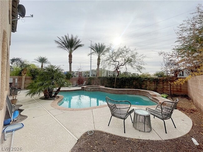 Building Photo - 2825 Woodland Park Ave