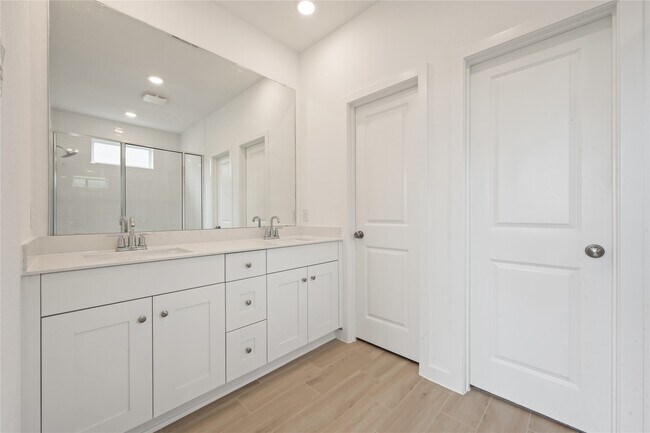 Building Photo - 31711 Wild Mdw Dr