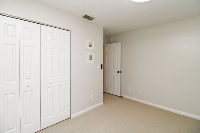Building Photo - 5767 Deauville Cir