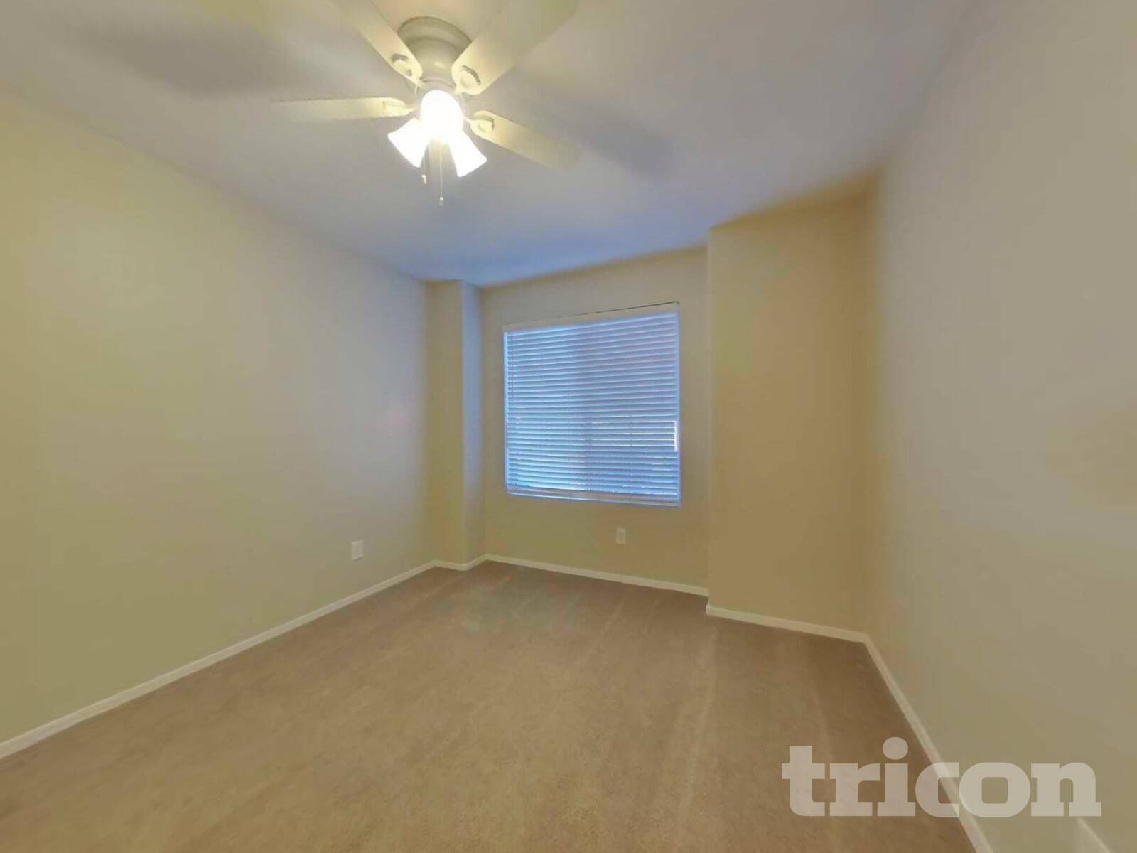 Building Photo - 18071 N 113th Ave