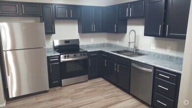 Building Photo - 3 Bedroom 2.5 Bath with Single Car Private...