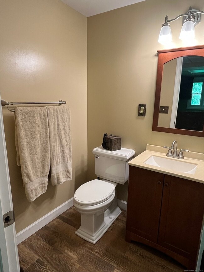 Building Photo - 18 Pinewood Shores