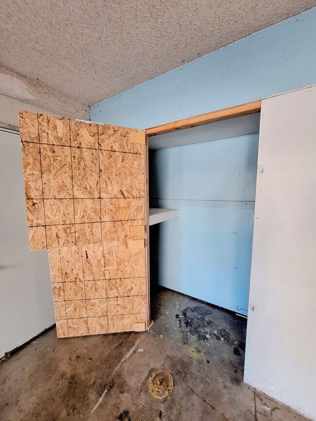 Building Photo - Beautifully Remodeled Two-story 2bd Condo ...
