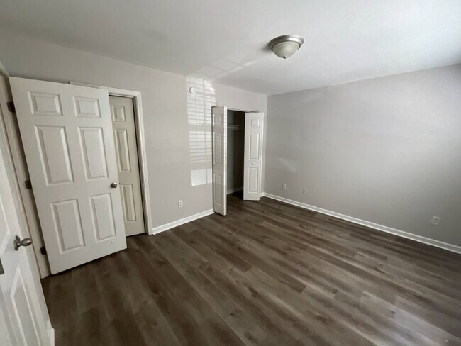 Building Photo - 4213 Sequoia Ct