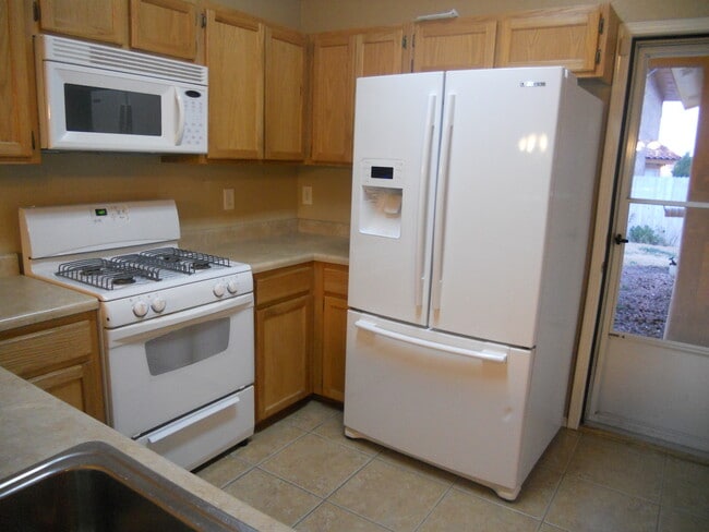Building Photo - 3 Bedroom 2 Bath With A Mountain View Home!
