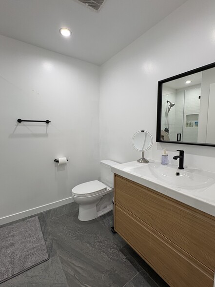 Building Photo - 5775 W 74th St