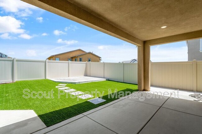 Building Photo - 39598 Lupine Dr