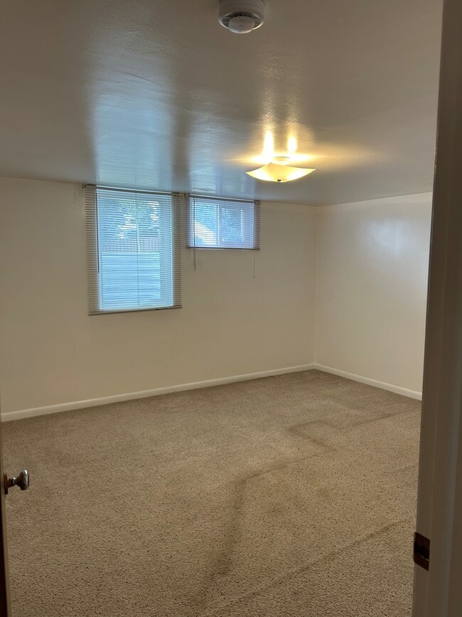 Building Photo - 1805 Downington Ave S