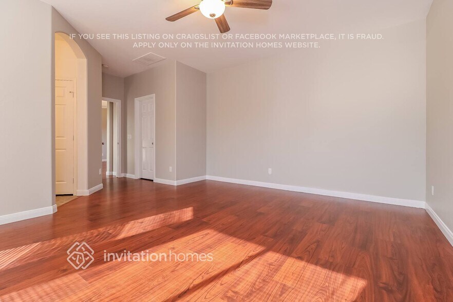 Building Photo - 12265 W Monroe St