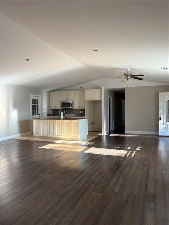 Building Photo - 2916 Deshong Dr SW