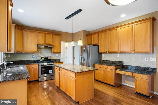 Building Photo - 43513 Lucketts Bridge Cir