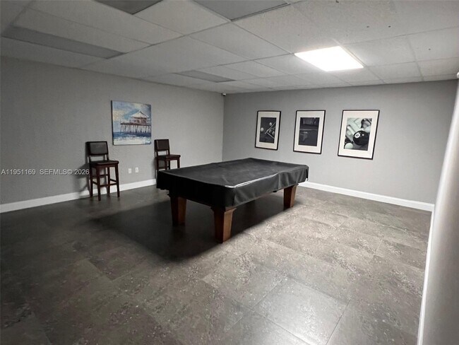 Building Photo - 200 Leslie Dr