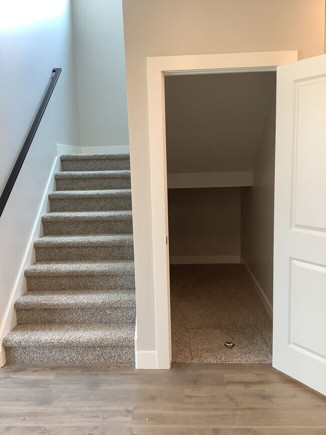 Building Photo - Townhome in Prime Spanish Fork Location