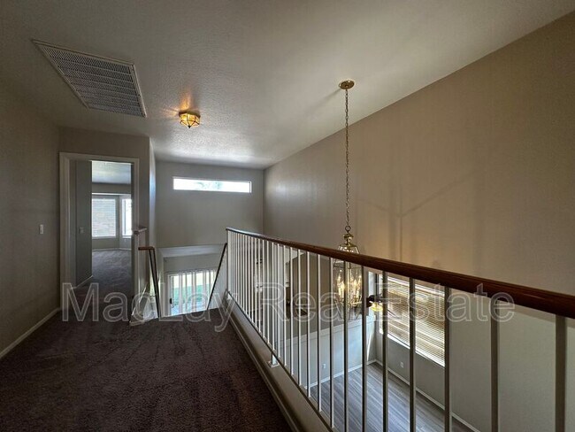 Building Photo - 971 S Meadows Dr