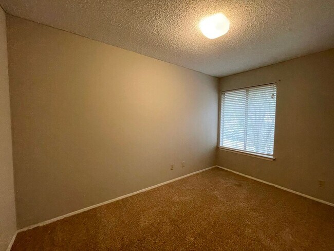 Building Photo - Great Condo for lease in North Austin!