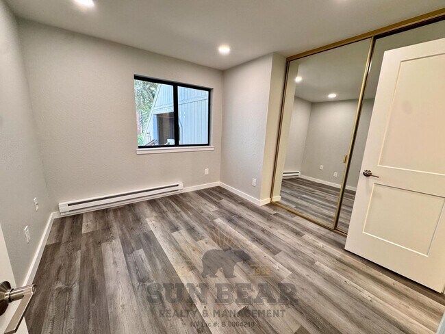 Building Photo - Beautiful 1 Bedroom!  Great Location!