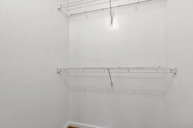 Building Photo - 405 Whispering Ln