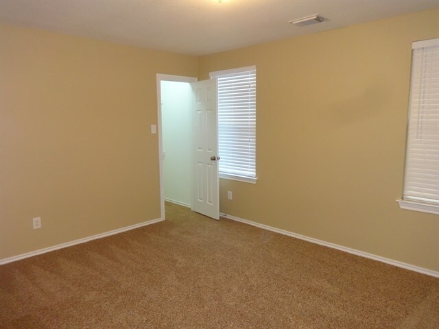 Building Photo - 8003 Berkely Ct
