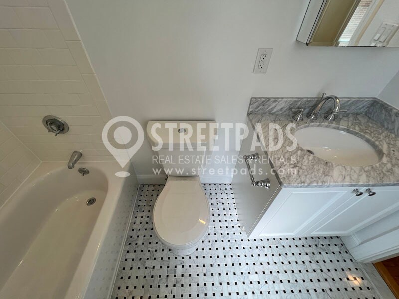 Building Photo - 1 Langdon Sq