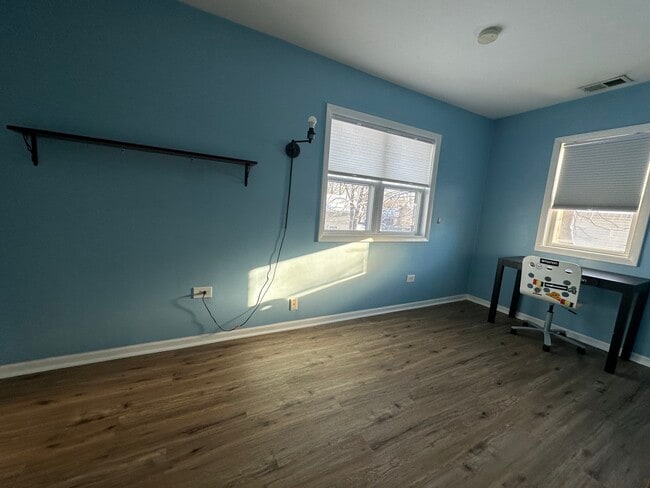 Building Photo - 33351 N Park St