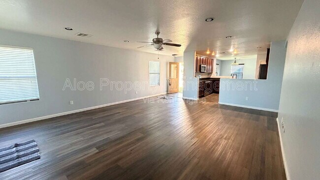 Building Photo - 36532 W Barcelona Ln