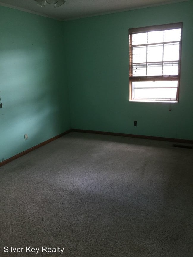Building Photo - 602 Bryson St