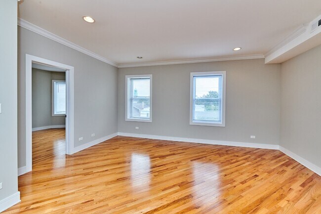 Building Photo - 6134 N Washtenaw Ave