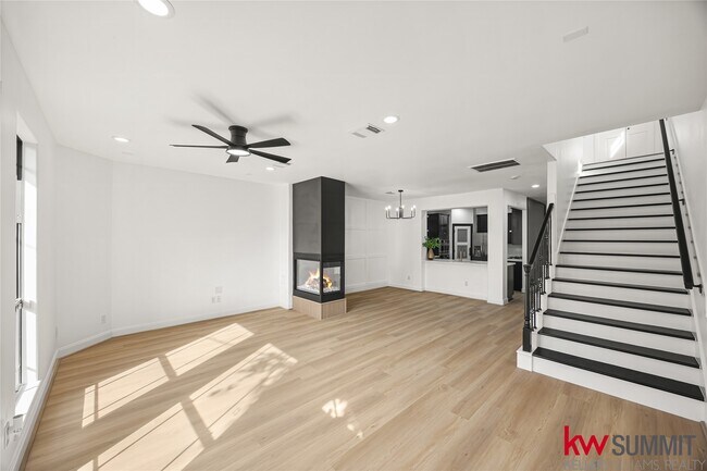 Building Photo - 2410 Calumet St