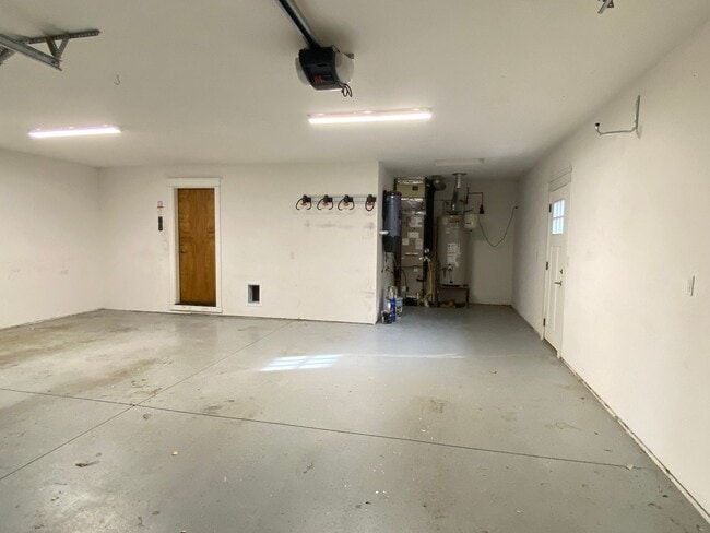 Building Photo - Northwest Crossing Gem! Bonus Office and Family Room