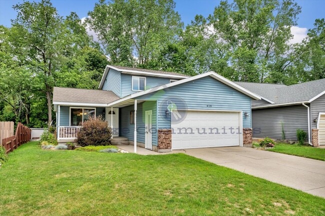 Primary Photo - Beautiful Spacious 4 Bedroom Kentwood Home