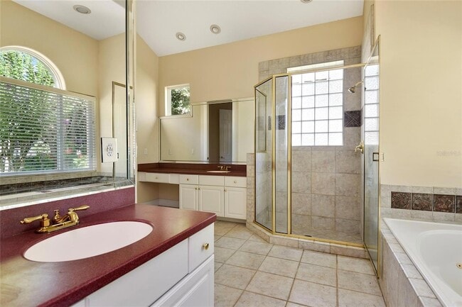 Building Photo - 1879 Sunset Dr