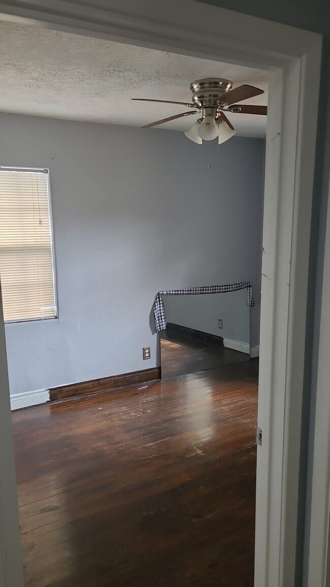 Building Photo - 3026 Sunbeam St