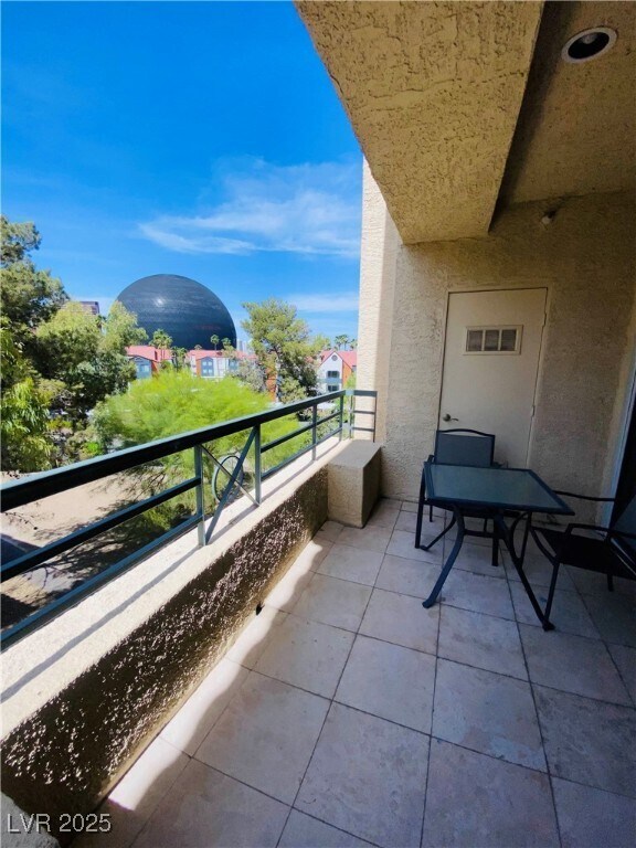 Primary Photo - 230 E Flamingo Rd