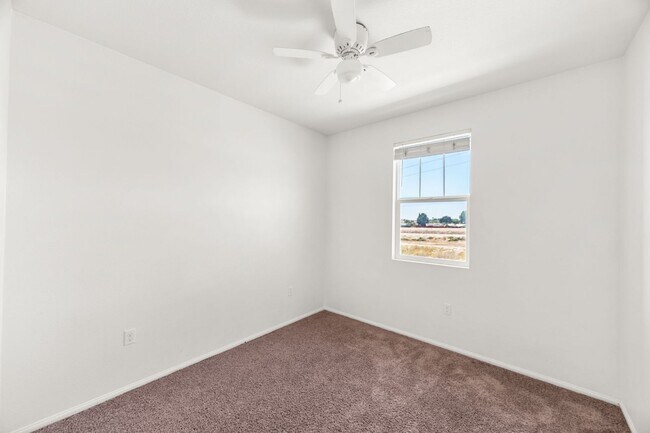 Building Photo - 12162 Diamond Dust Dr