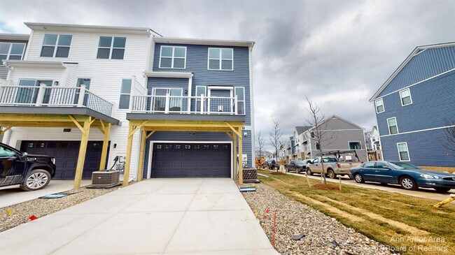 Primary Photo - 2877 Rayfield Ave
