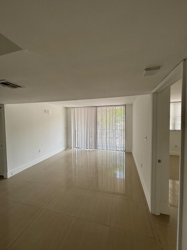 Building Photo - 8002 SW 149th Ave