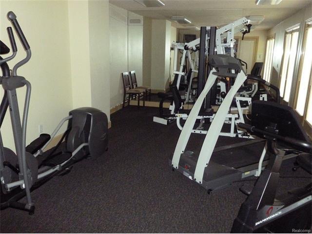 Fitness Center - 16150 N Park Dr