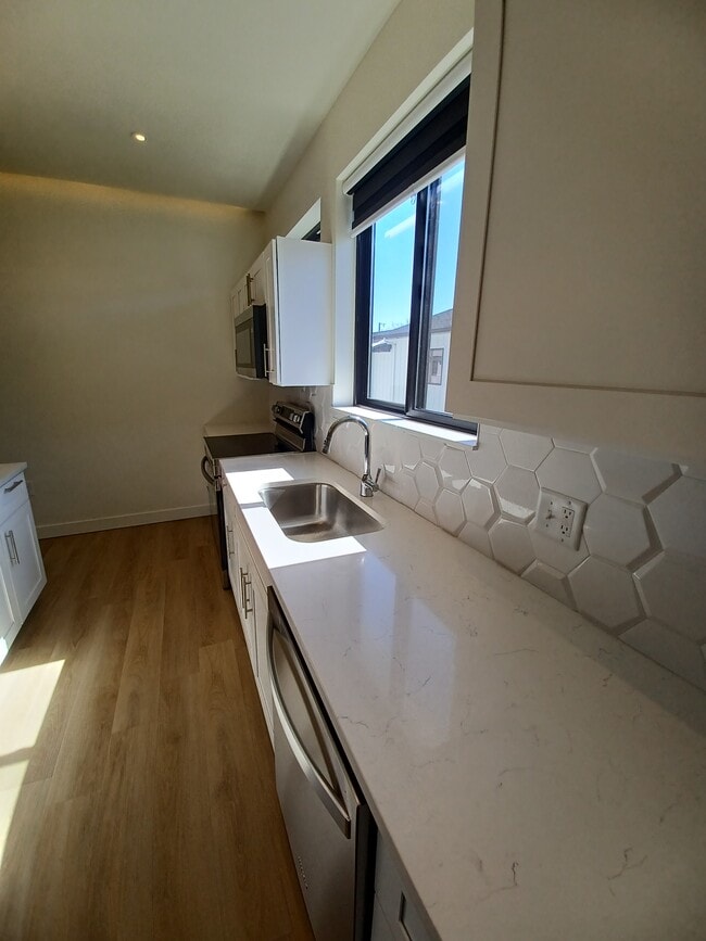 Building Photo - 3217 Fairfax St