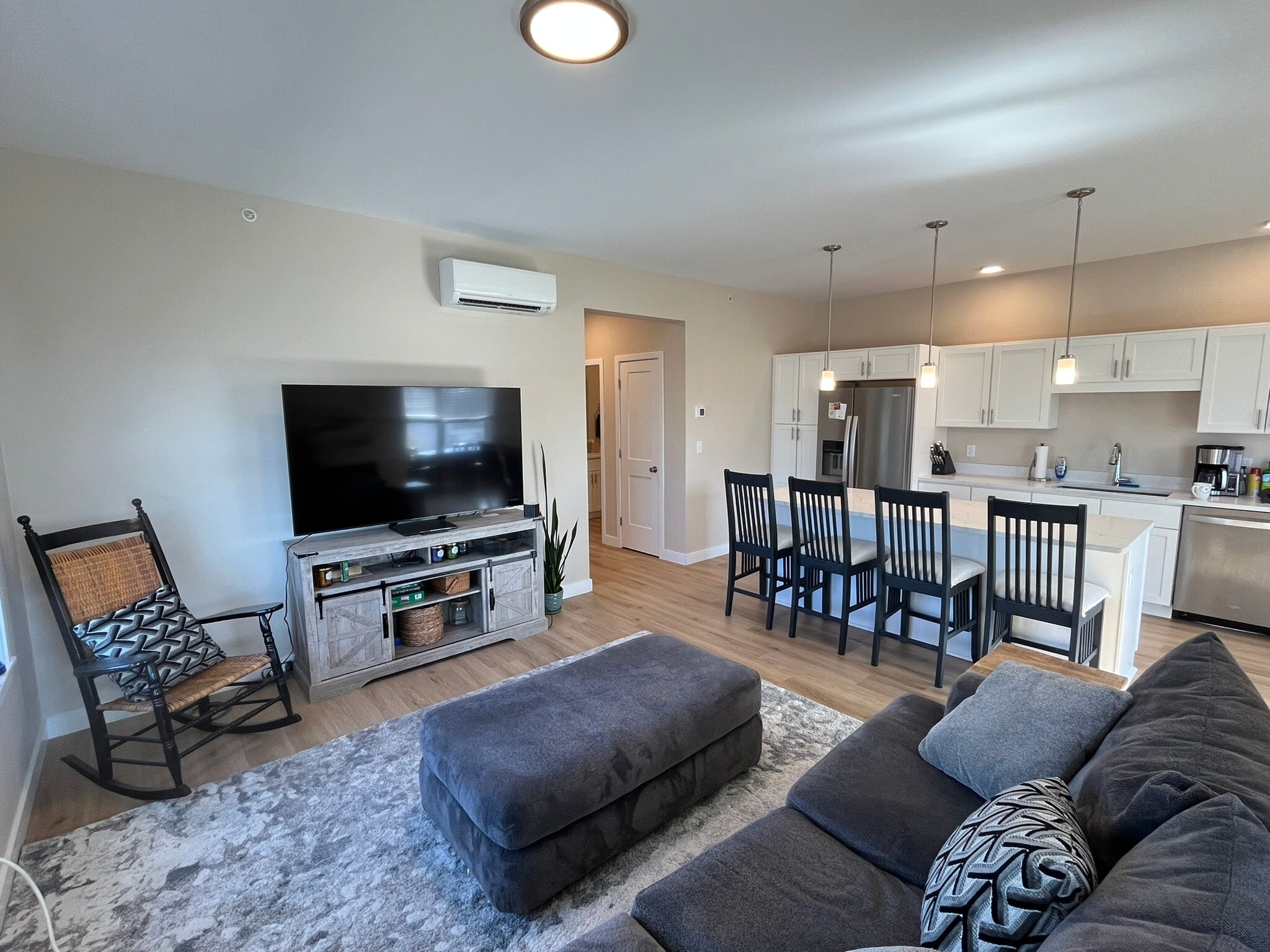 Building Photo - 28 Pacer Way