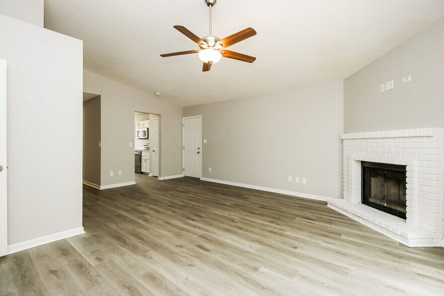 Building Photo - 1616 N Alta Mesa Dr