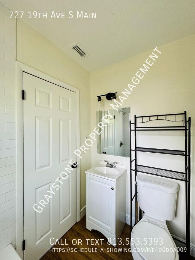 Building Photo - The most beautiful St.Pete 3bed/1bath prop...