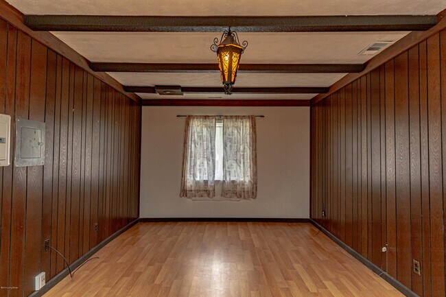 Building Photo - 9602 Shoshone way