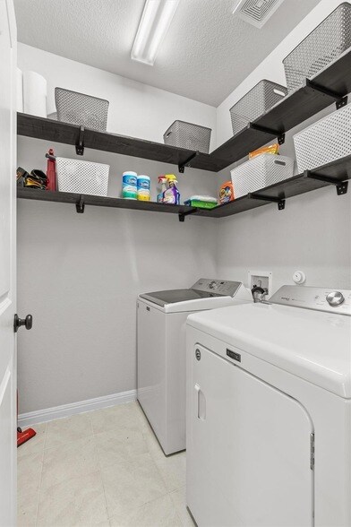 Building Photo - 13104 Cerro Castellan Trace