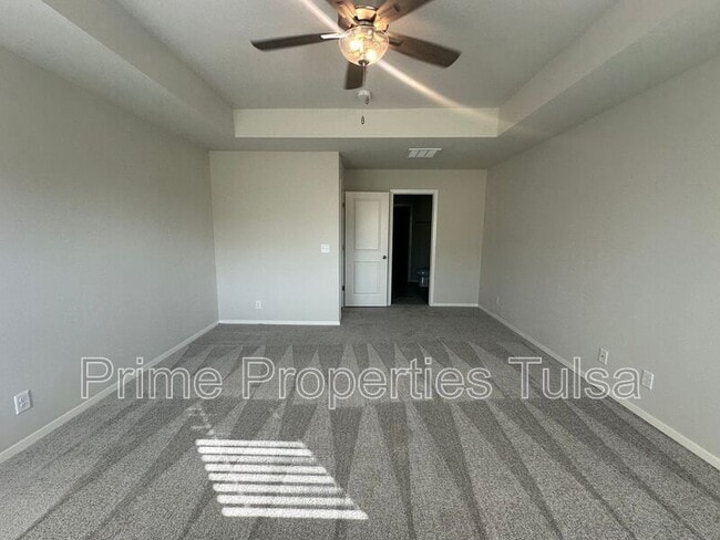 Building Photo - 13143 S 72nd E Ave