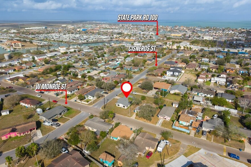 Building Photo - 711 Cisneros St