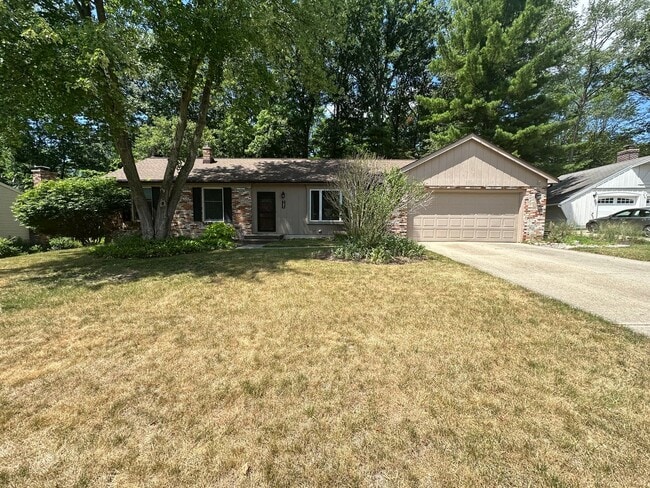 Building Photo - Large 4 bedroom ranch in Forest Hills