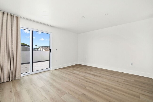 Building Photo - 24722 Del Prado Ave