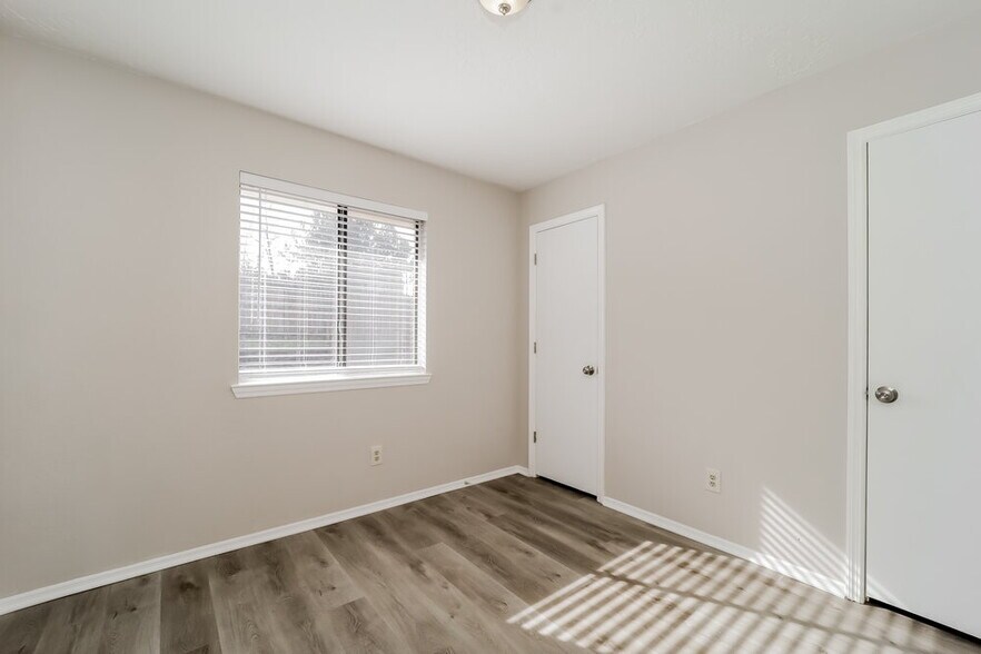 Building Photo - 7049 Ivy Pointe Row