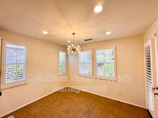 Building Photo - 138 Shoreline Dr
